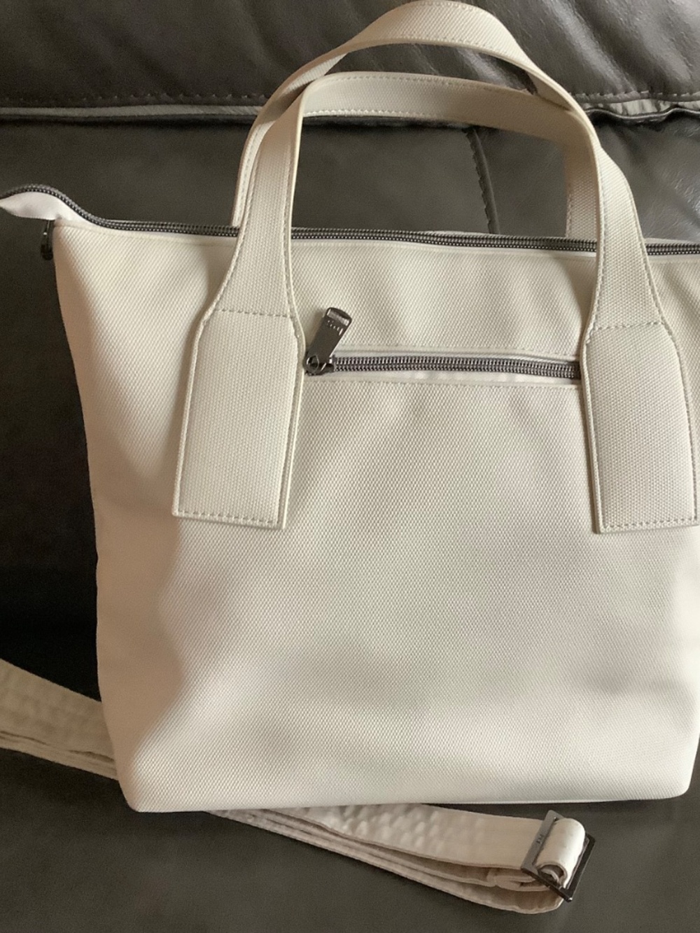 LUG | Alto Matte Luxe Tote Bag | pebble - Picture 2 of 4